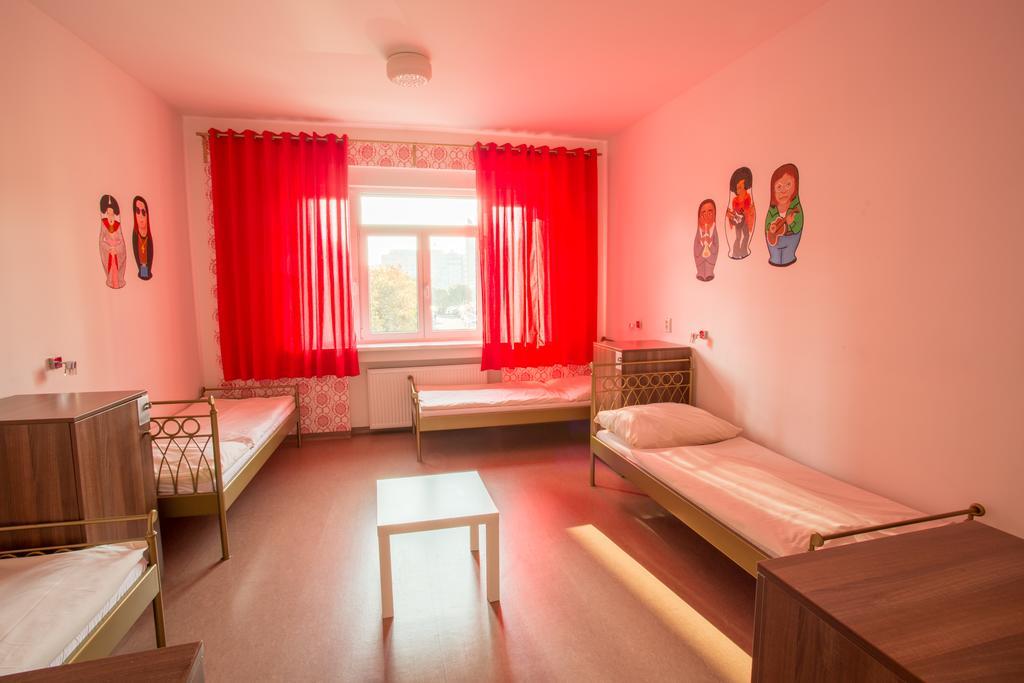 Hostel Blues Братислава Екстер'єр фото
