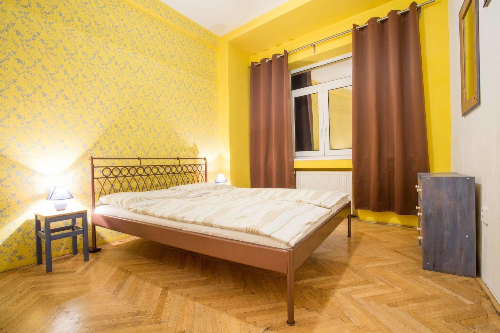 Hostel Blues Братислава Екстер'єр фото