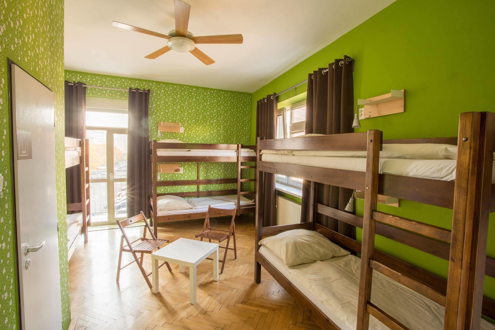 Hostel Blues Братислава Екстер'єр фото