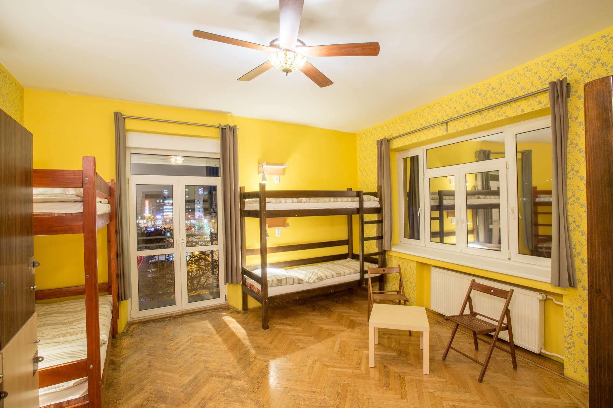Hostel Blues Братислава Екстер'єр фото