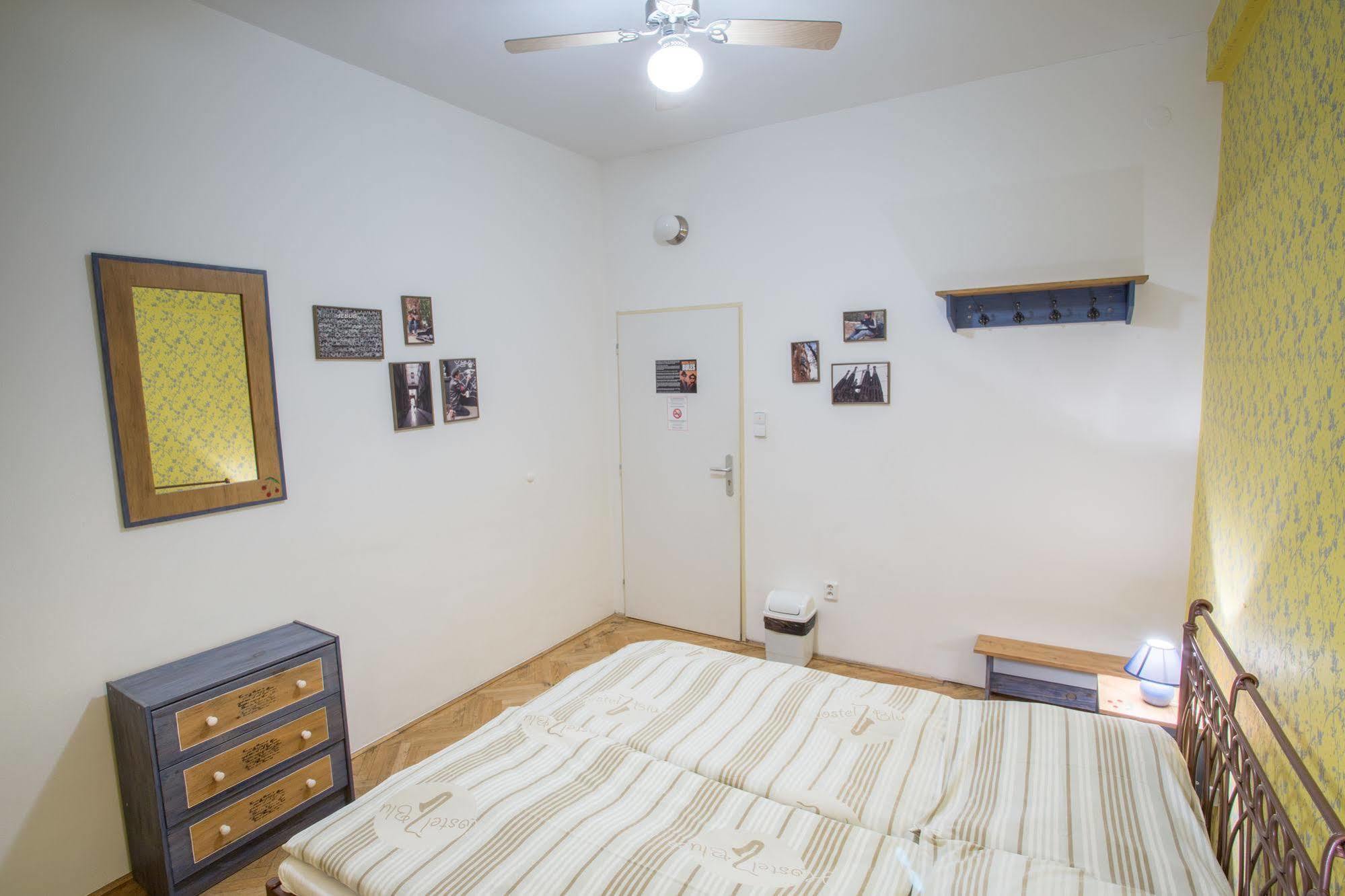 Hostel Blues Братислава Екстер'єр фото